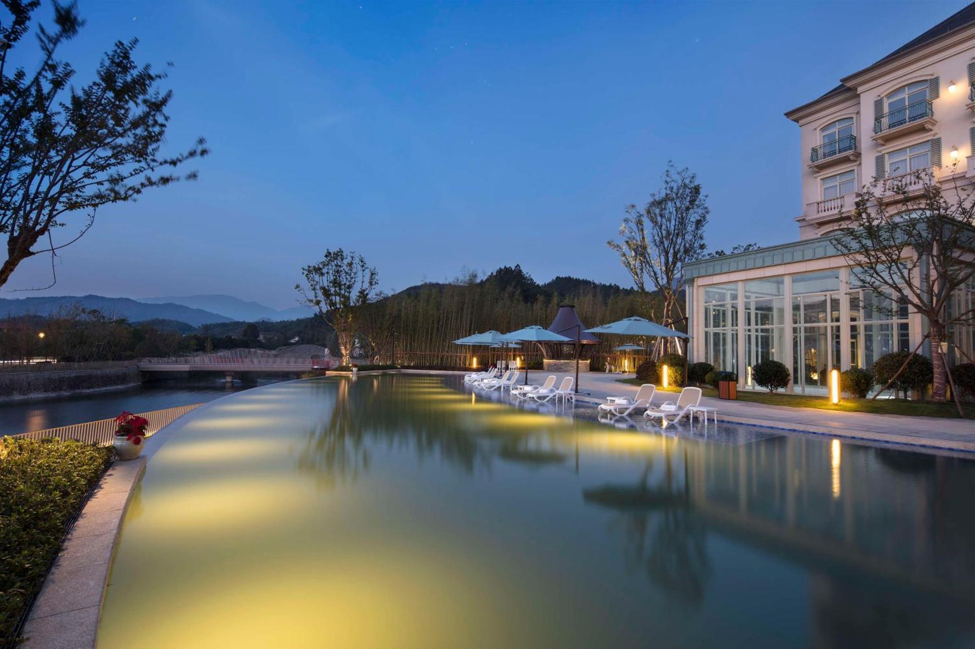 Hilton Garden Inn Hangzhou Lu'Niao Anji Exterior photo